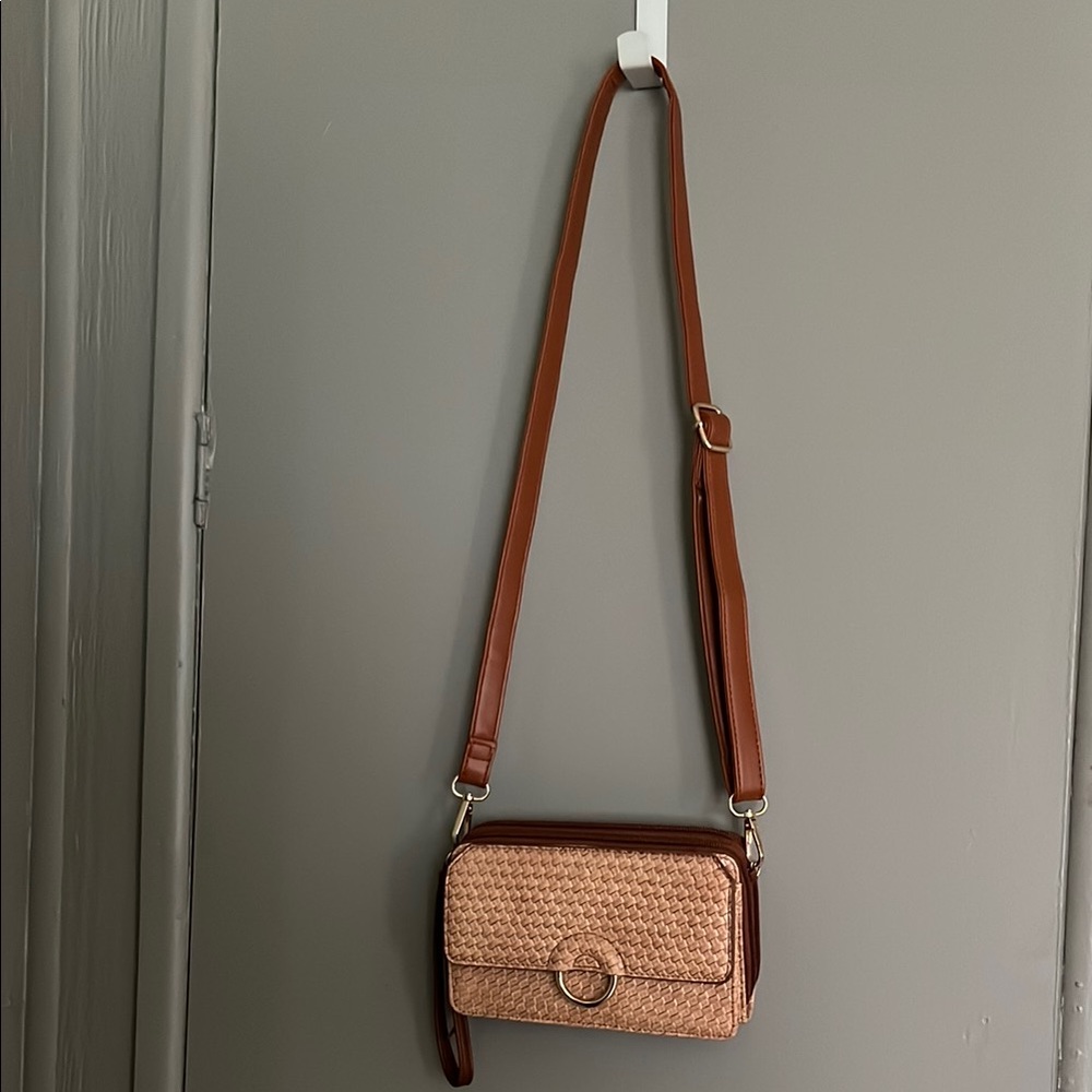 Elegant Tan Woven Crossbody Bag